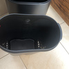 Kosz na śmieci czarny metalowy z klapką na odpady 6 L. PREMIUM