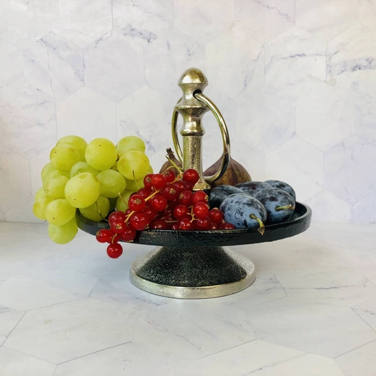 Patera na ciasto metalowa patera na owoce przekąski o średnicy 19 cm.