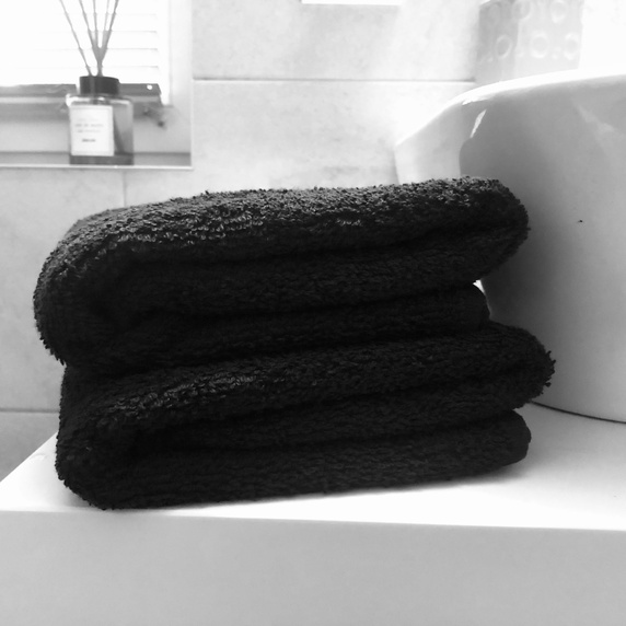 Czarny ręcznik kąpielowy 100% bawełna 70x140 cm.
