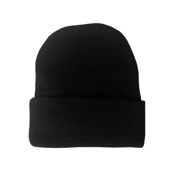 Czarna czapka typu krasnal beanie